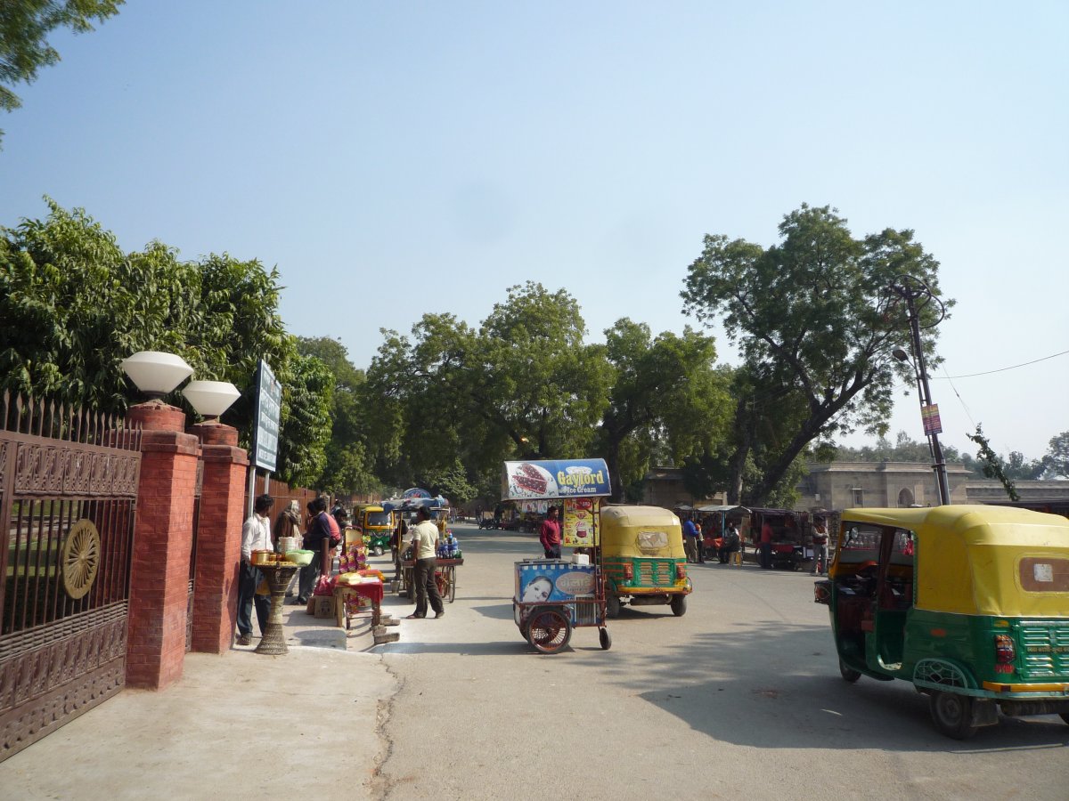 Dhamekh Stupa - Buddha's stay and preaching01